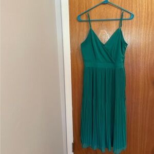 Lulu's Green Dress with Pleats